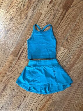 All in Motion- size XS: Turquoise Athletic Crop Tank and Skirt Set